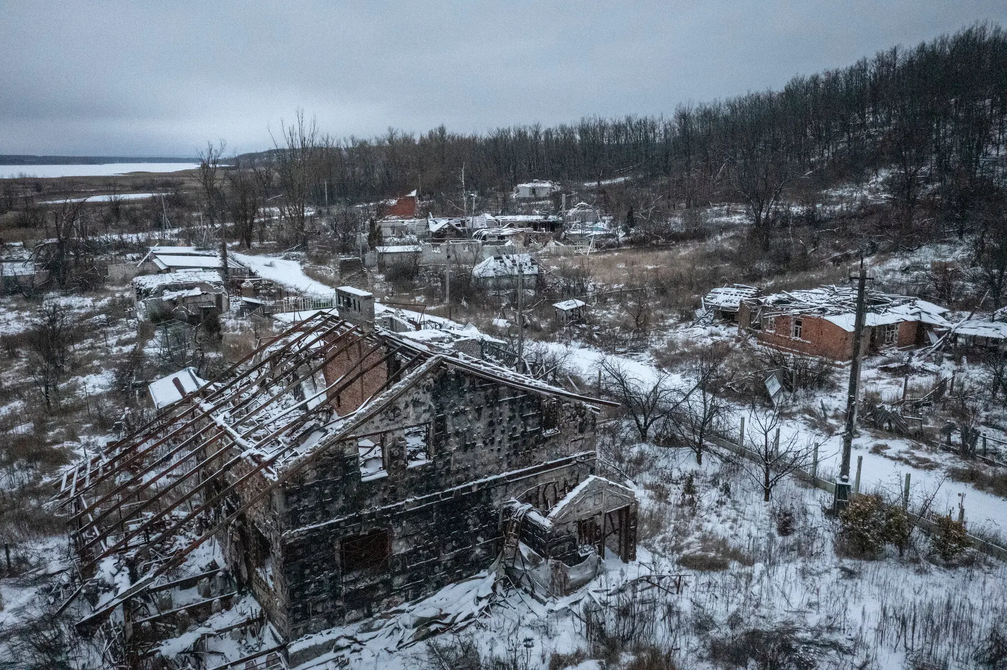 Залишки спустошеного села Рубіжне на Харківщині в грудні.